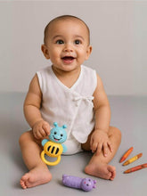 Little Angels Little Angels Organic Mulmul Hospital Safe Pure White Vest Pack Jhabla/Vest Organic Mulmul Hospital Safe Pure White Vest - (0-3M)